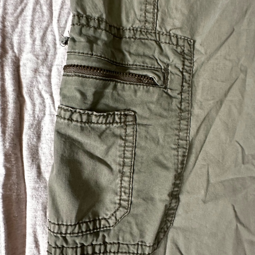 Olive green cargo pants - Picture 3 of 6
